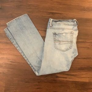 American Eagle Distressed Capris Size 6